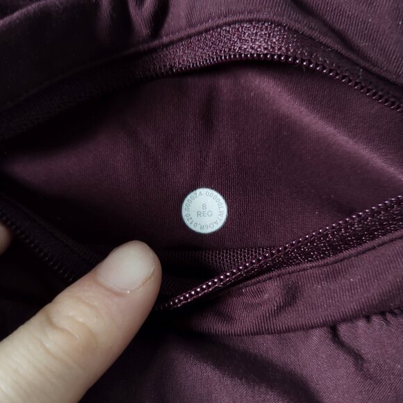 Lululemon Athletica Speed Up Short 2.5" Running Short in Cassis (Size 8) - Picture 8 of 12